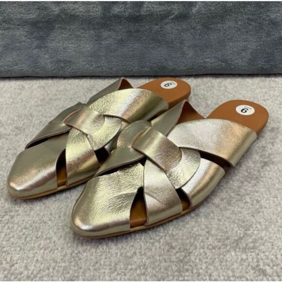Pilcro Anthropologie Womens Twisted Leather Flat Slides Sandals Gold Size 6 NWOT - Picture 1 of 10